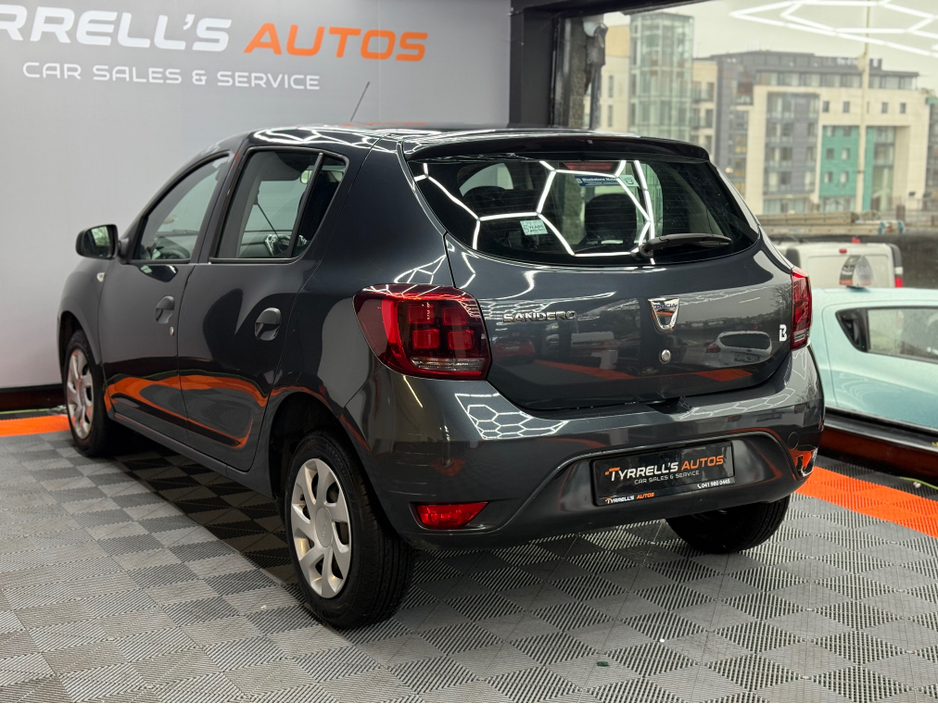 2020 Dacia Sandero - image 9