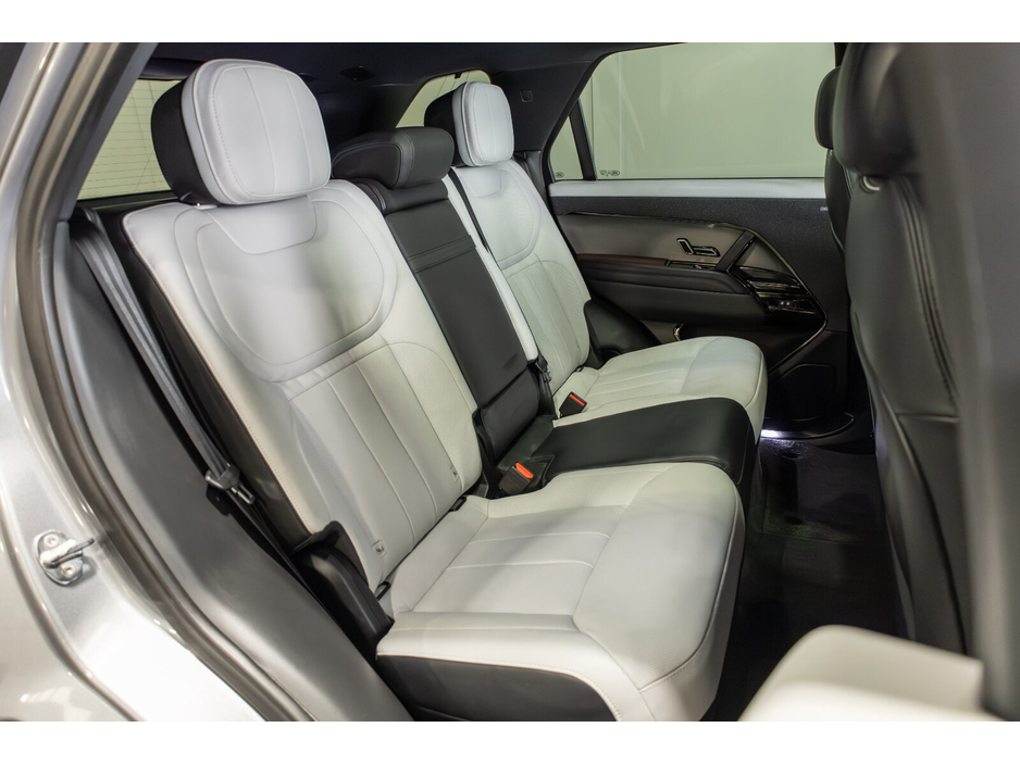 2023 Land Rover Range Rover Sport - image 11