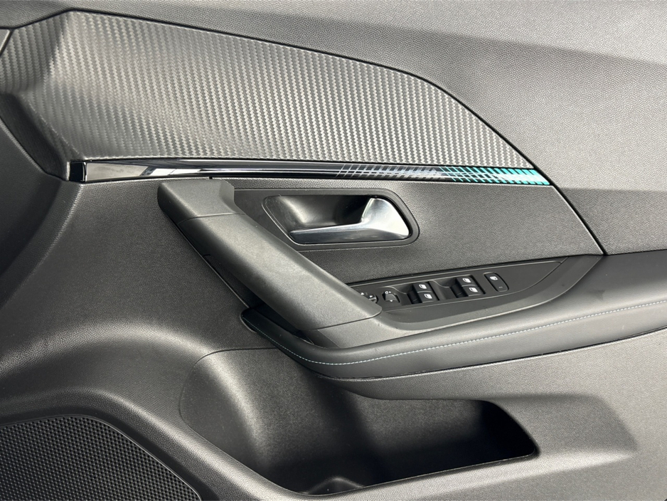 2022 Peugeot 2008 - image 25