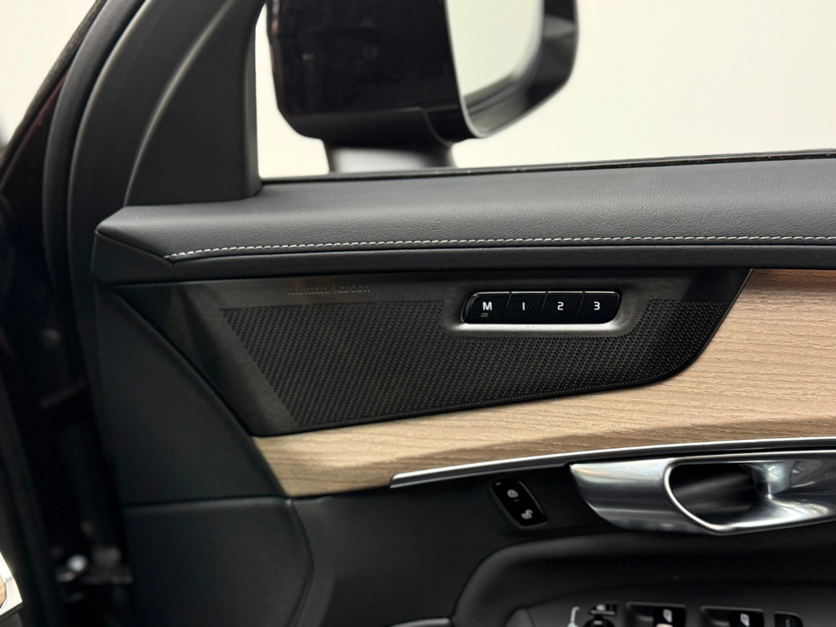 2025 Volvo XC90 PLUS T8 RECHARGE 2.0 PHEV AWD *7 SEATER* €81,990