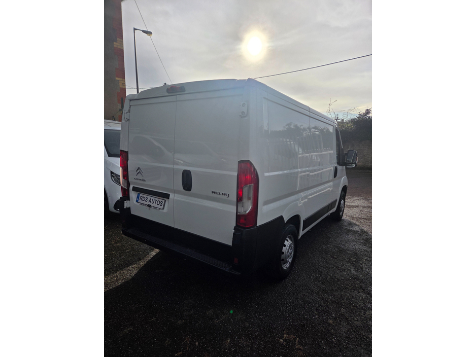 2020 Citroen Relay - image 10