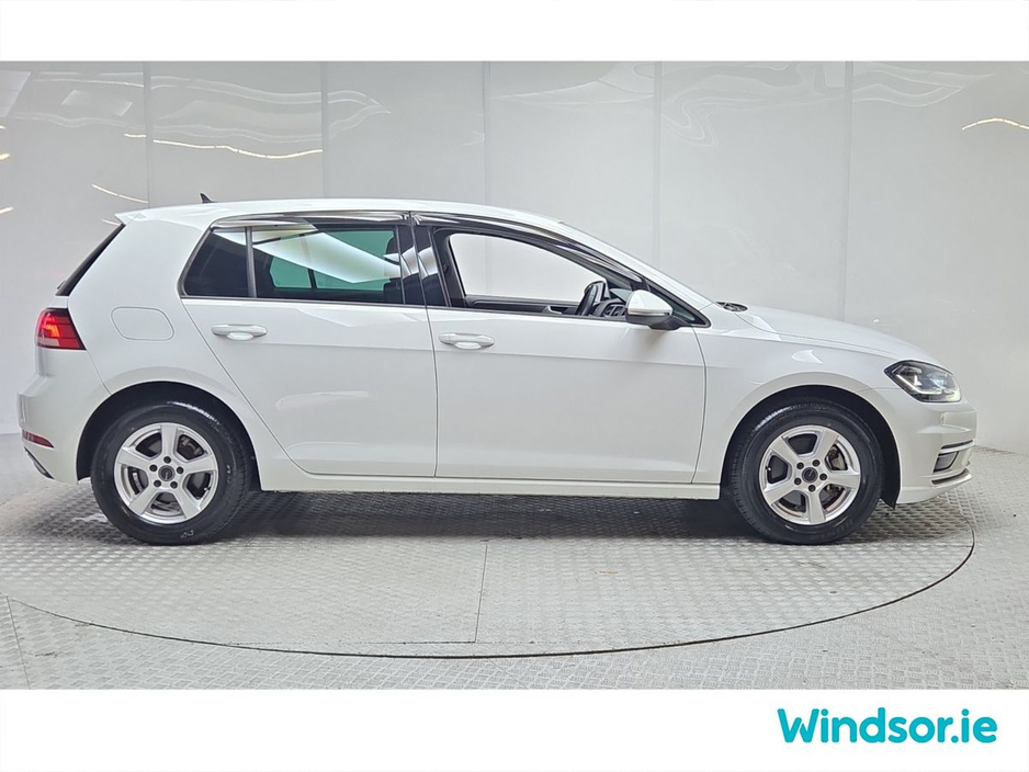 2019 Volkswagen Golf - image 12