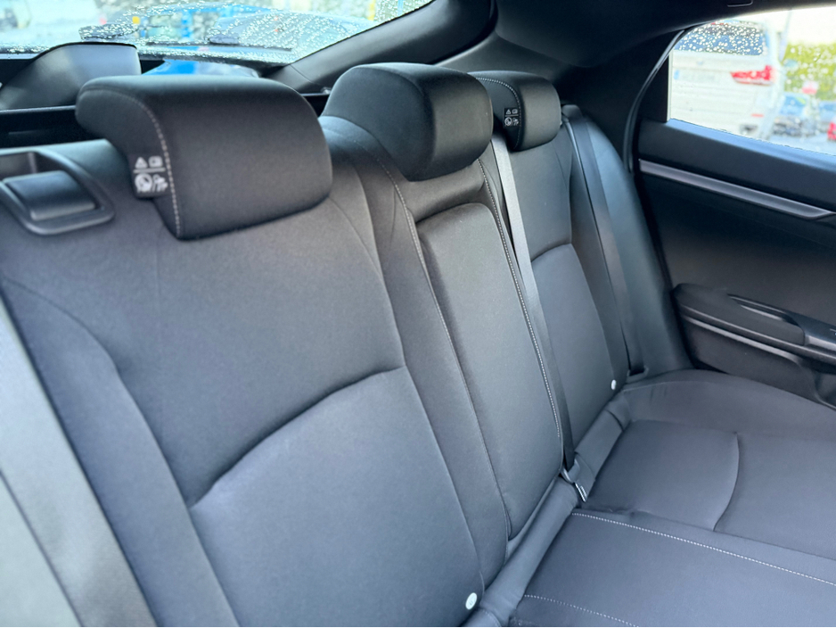 2017 Honda Civic - image 31