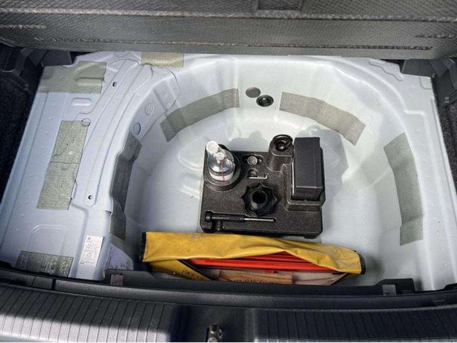 2019 Volkswagen Polo - image 18