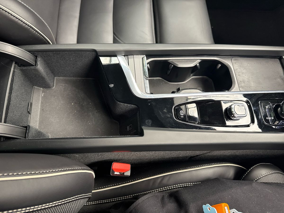 2024 Volvo XC60 - image 21