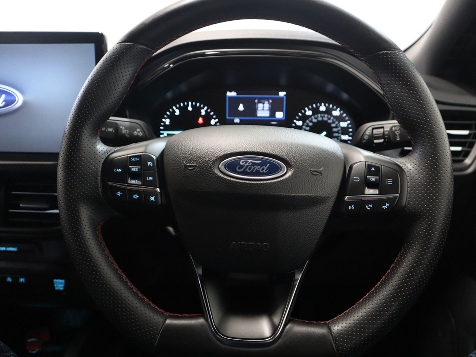 2023 Ford Focus - image 13