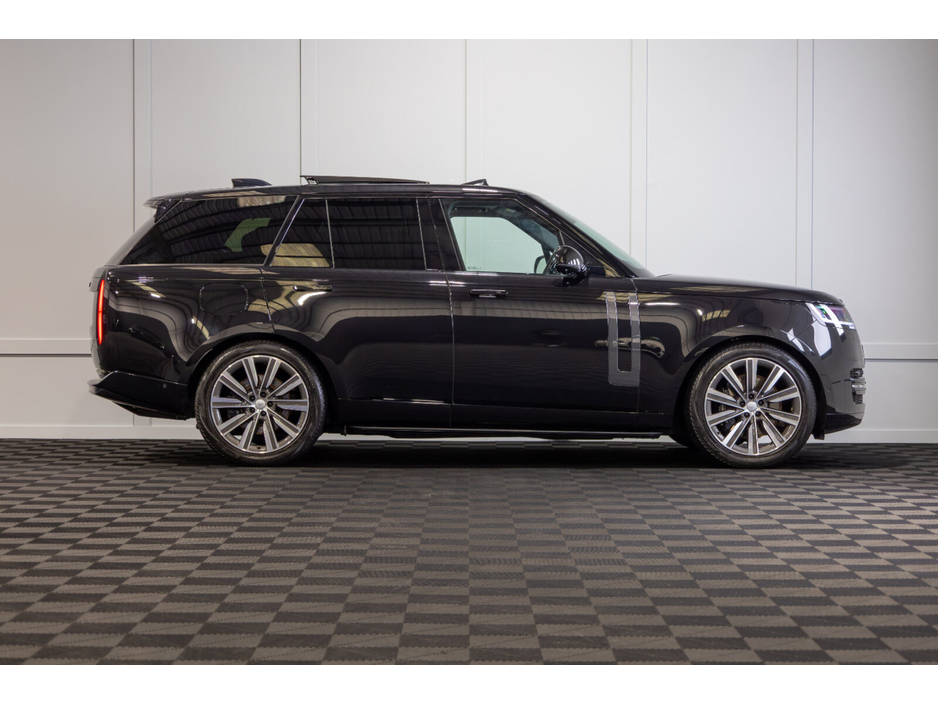 2024 Land Rover Range Rover - image 6