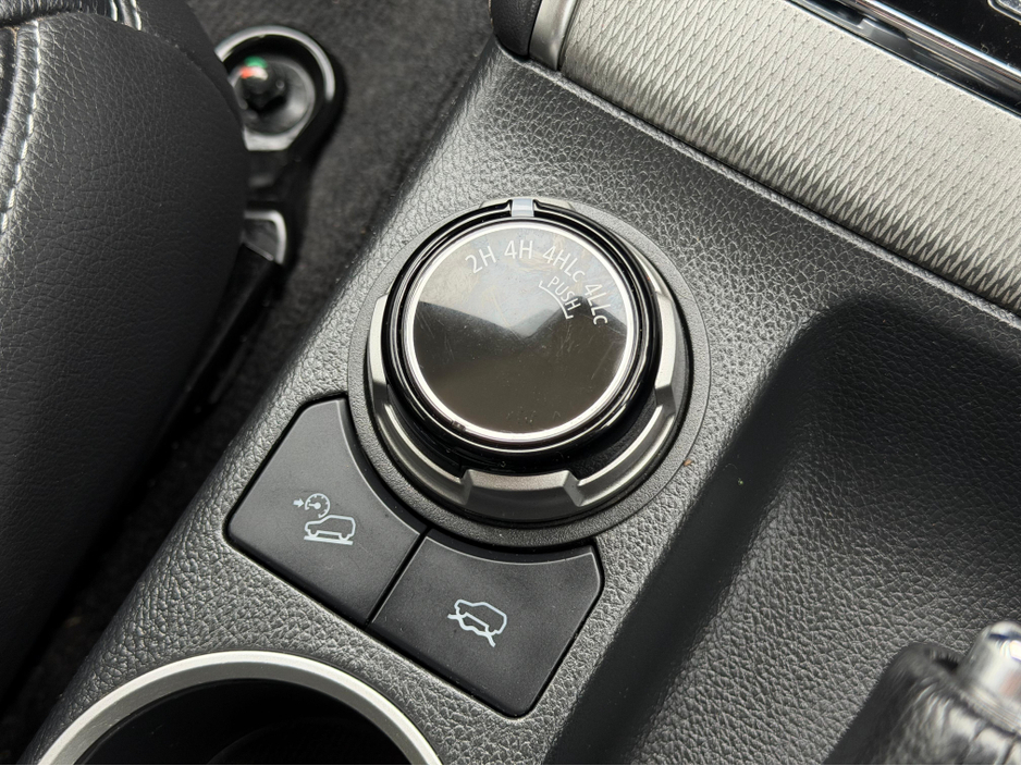 2020 Mitsubishi L200 - image 33