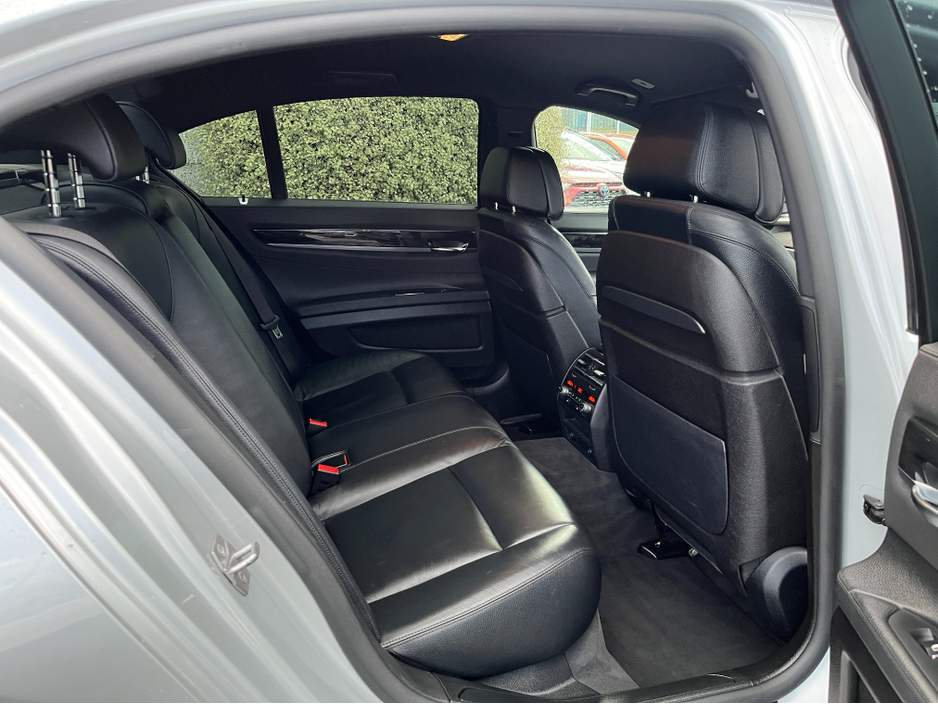 2015 BMW 7 Series 730D M-SPORT EXCLUSIVE AUTOMATIC 3.0 DIESEL //HEAD UP DISPLAY//FULL LEATHER HEATED SEATS//SOFT CLOSE DOORS//SAT NAV// €21,950