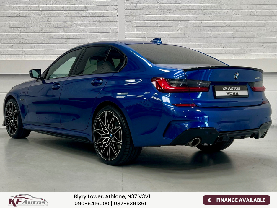 2022 BMW 3 Series - image 6