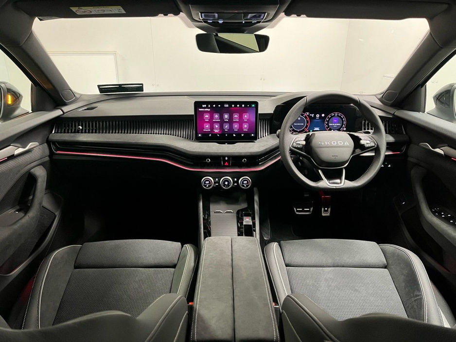 2025 Skoda Superb Sportline DSG 2.0TDI 150BHP - Reversing Camera - Climate Control - Heated Seats - Cruise Control - Keyless Start - Apple CarPlay/Android Auto €53,950