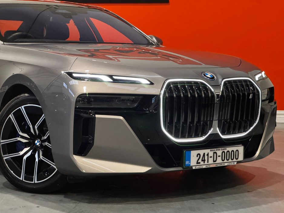 2024 BMW i7 EDRIVE50 M SPORT #37