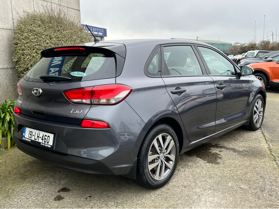 2019 Hyundai i30 - image 4