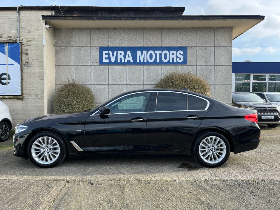 2018 BMW 5 Series - image 7