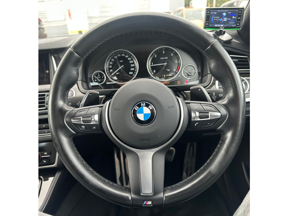 2017 BMW 5 Series - image 16