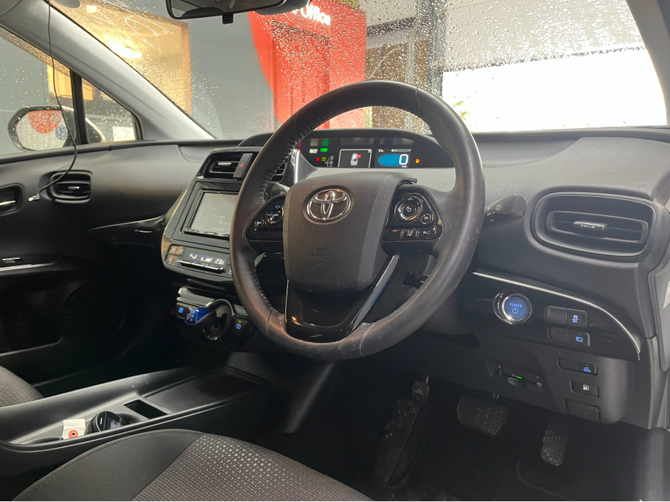 2022 Toyota Prius - image 8