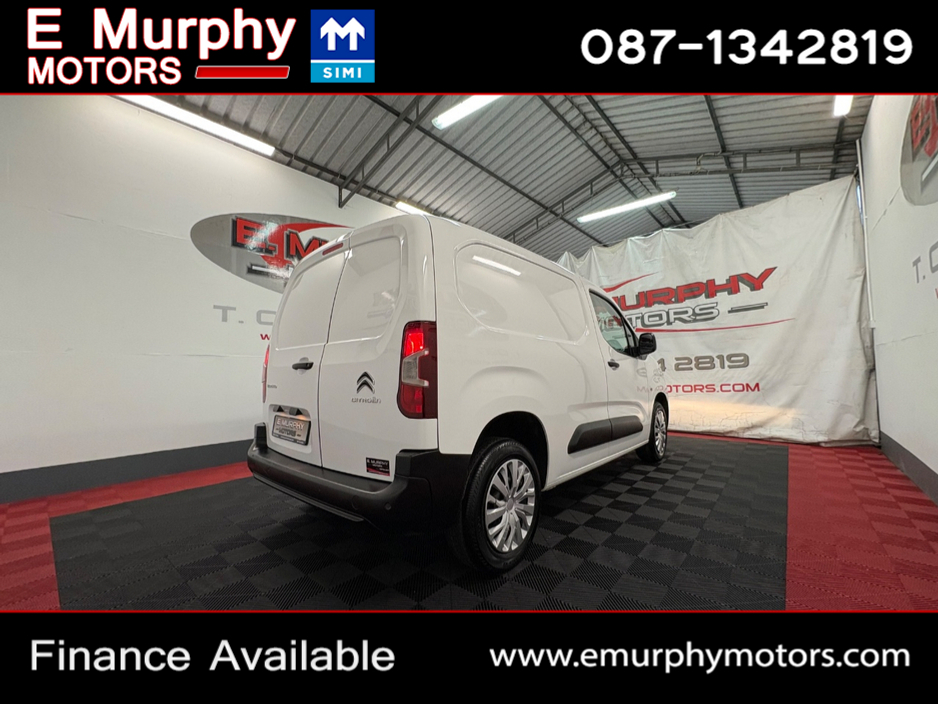 2022 Citroen Berlingo - image 4