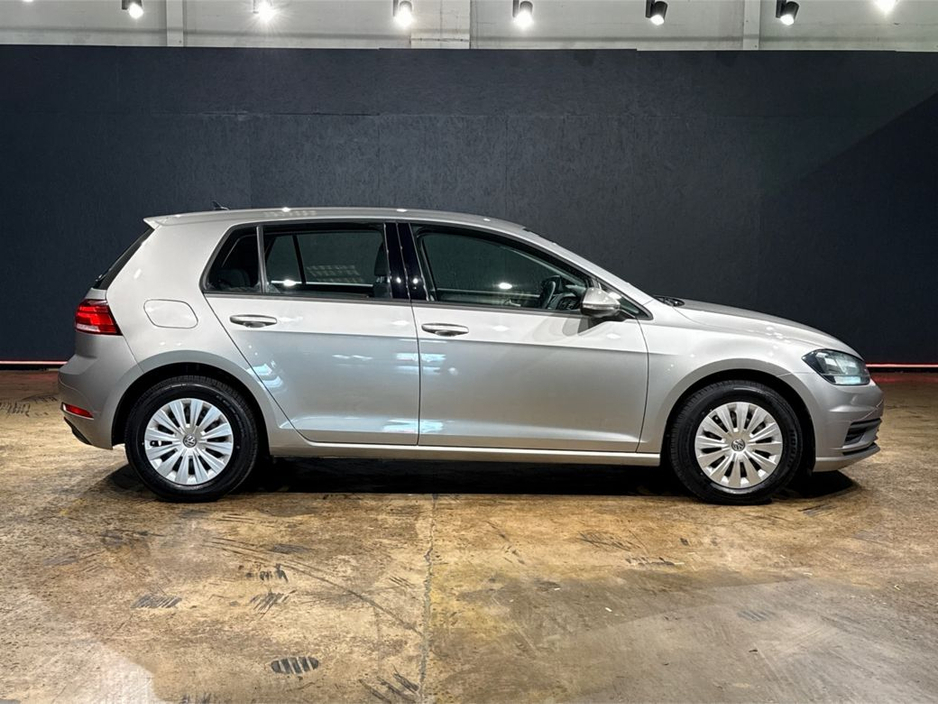 2018 Volkswagen Golf - image 2