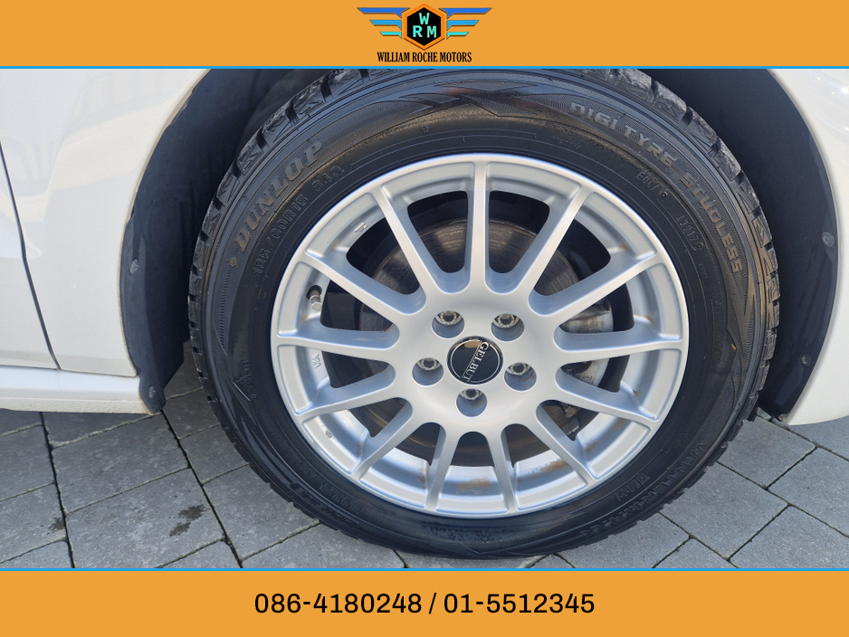 2012 Volkswagen Polo - image 8