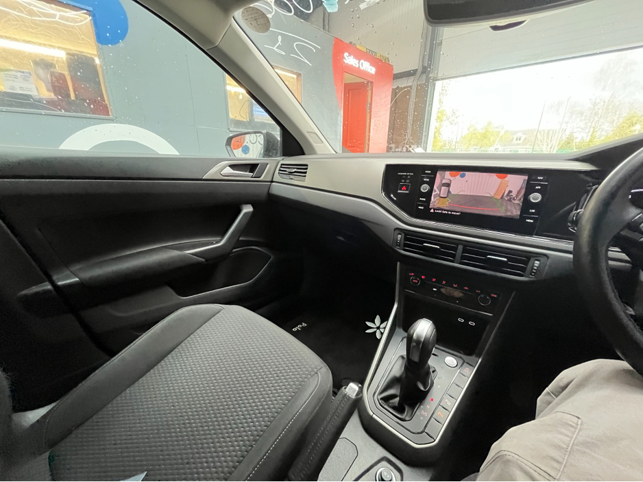 2021 Volkswagen Polo - image 12