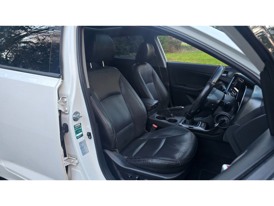 2015 Kia Optima - image 9