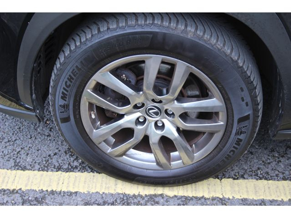 2019 Lexus NX 300 h - image 23