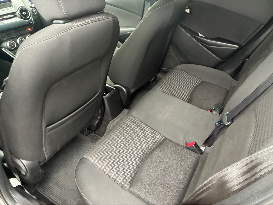 2016 Mazda Demio - image 8