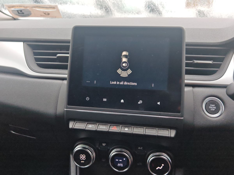 2023 Renault Captur - image 13