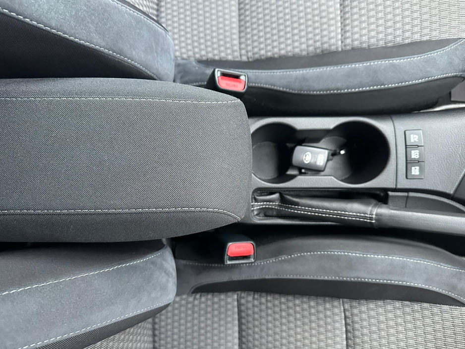 2018 Toyota Auris 1.8 HYBRID LUNA SPORT 136BHP AUTO LOW KM €16,450