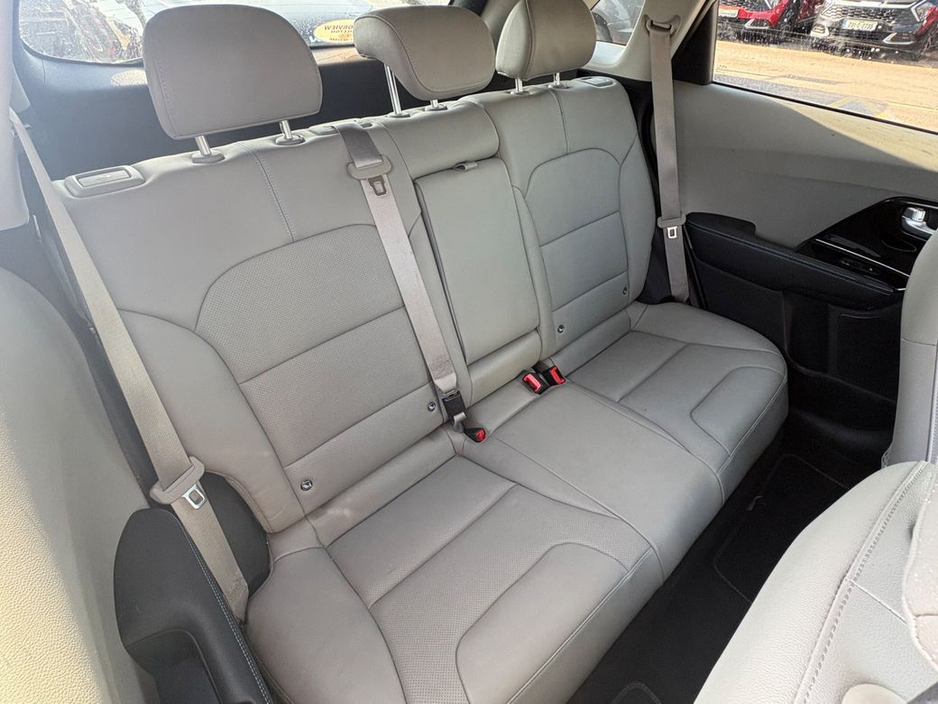 2021 Kia Niro - image 14