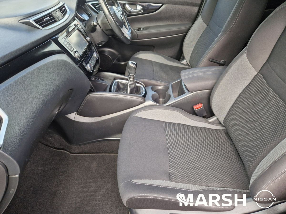 2019 Nissan Qashqai - image 4