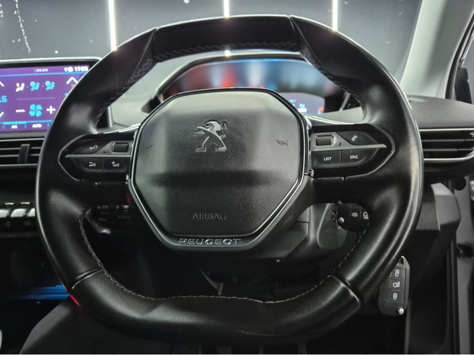 2020 Peugeot 3008 - image 12