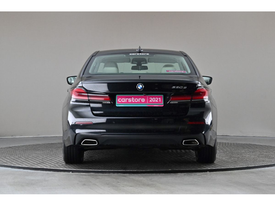 2021 BMW 5 Series - image 8