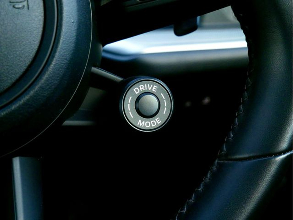 2024 Porsche Cayenne - image 23