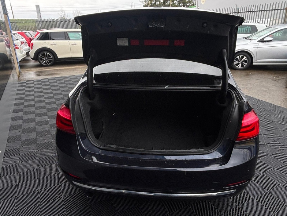 2016 BMW 3 Series - image 7