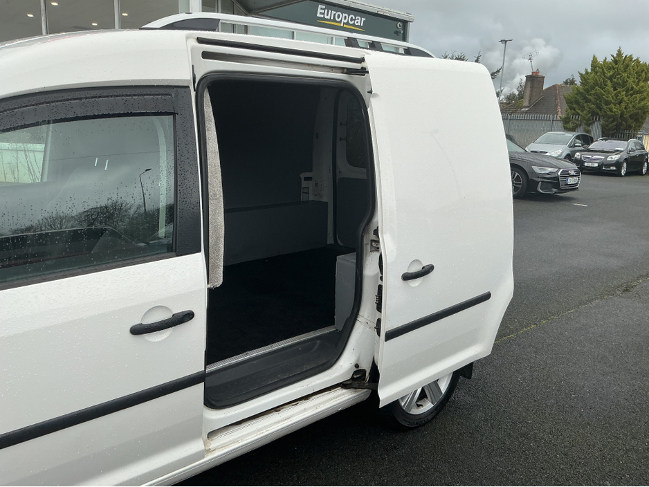 2014 Volkswagen Caddy - image 12
