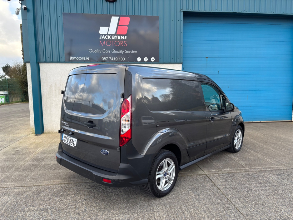 2022 Ford Transit Connect - image 7