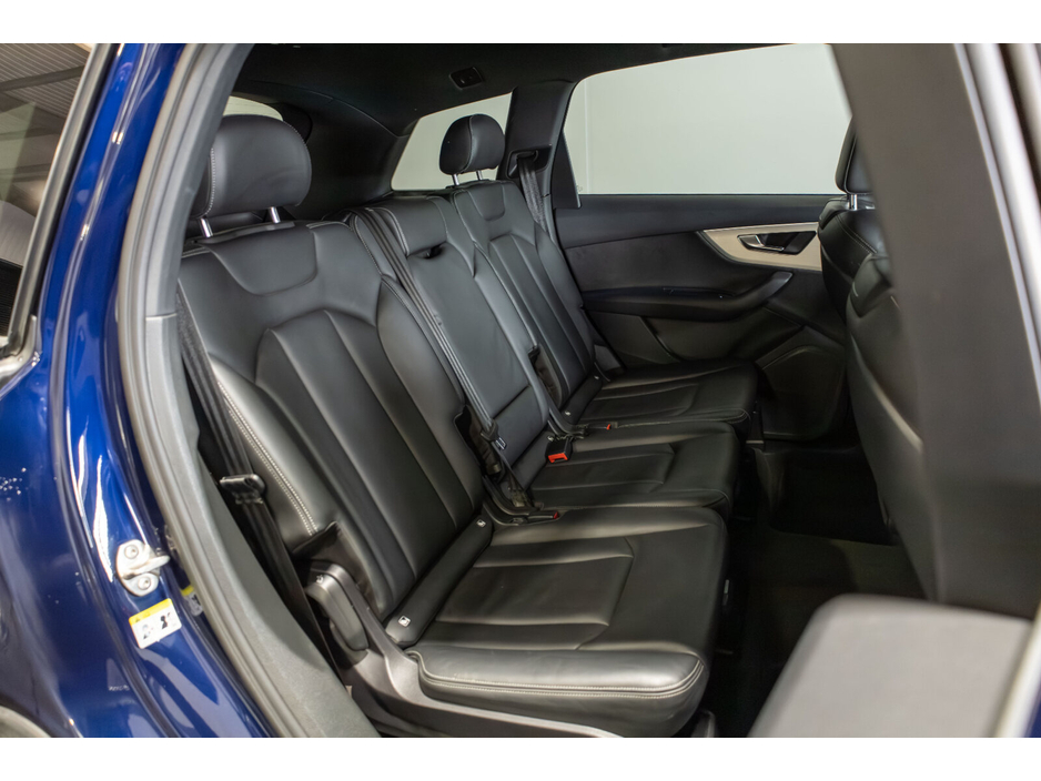 2023 Audi Q7 - image 11