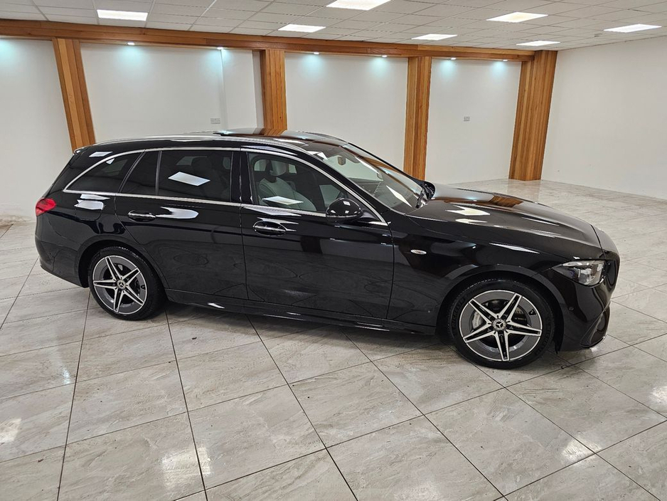 2025 Mercedes-Benz C Class PREMIUM // BLACK WITH IVORY €58,950