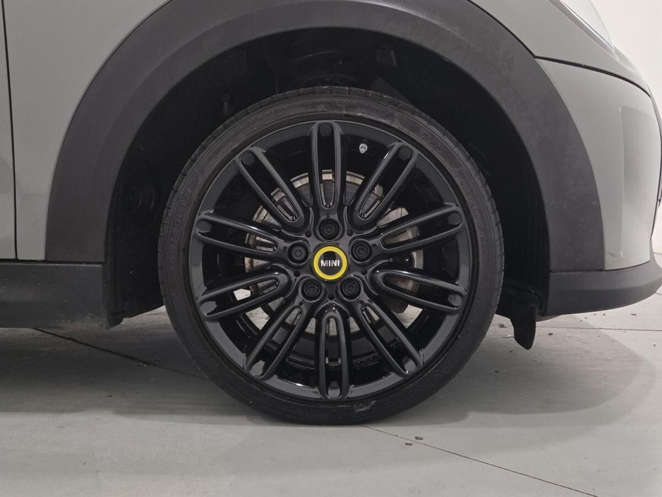 2022 MINI Hatch - image 14