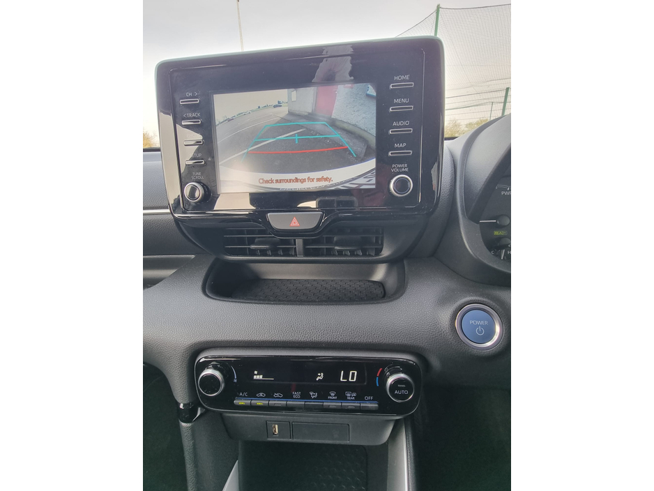 2024 Toyota Yaris - image 29