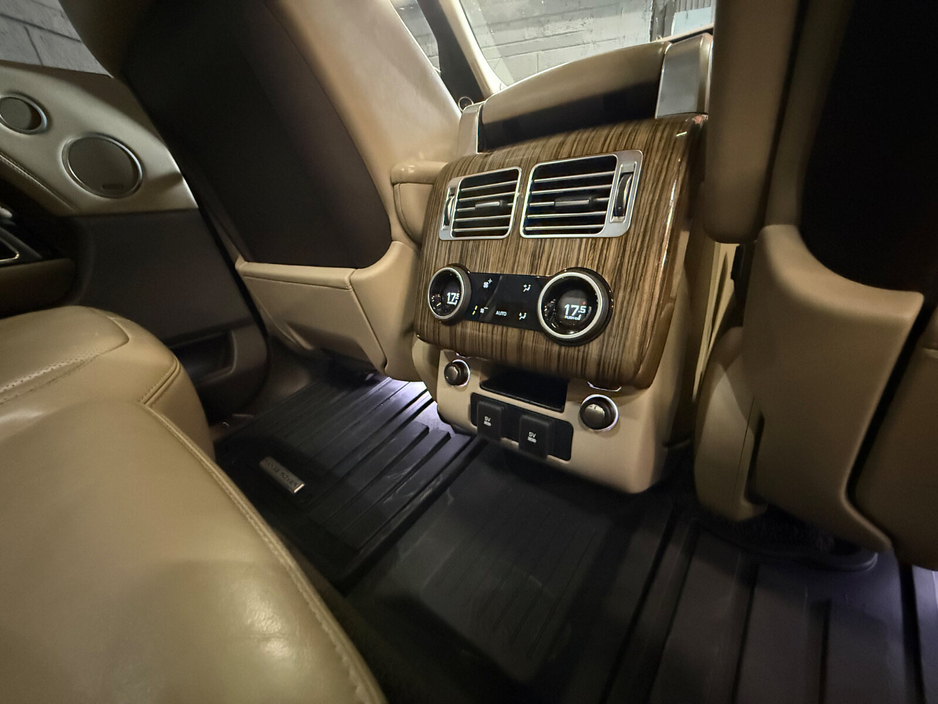 2018 Land Rover Range Rover - image 9