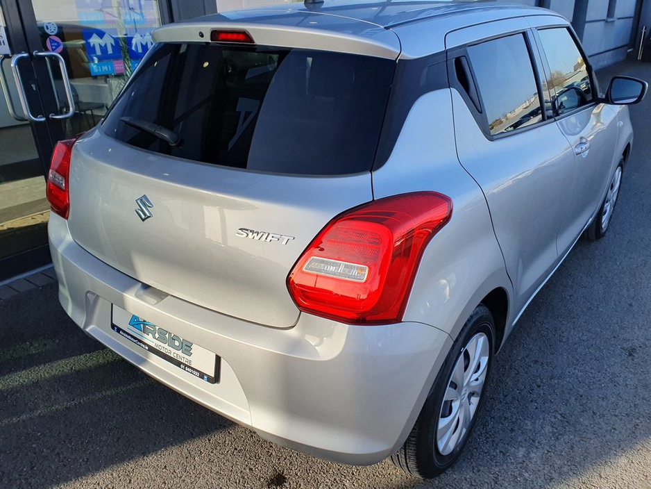 2020 Suzuki Swift - image 8