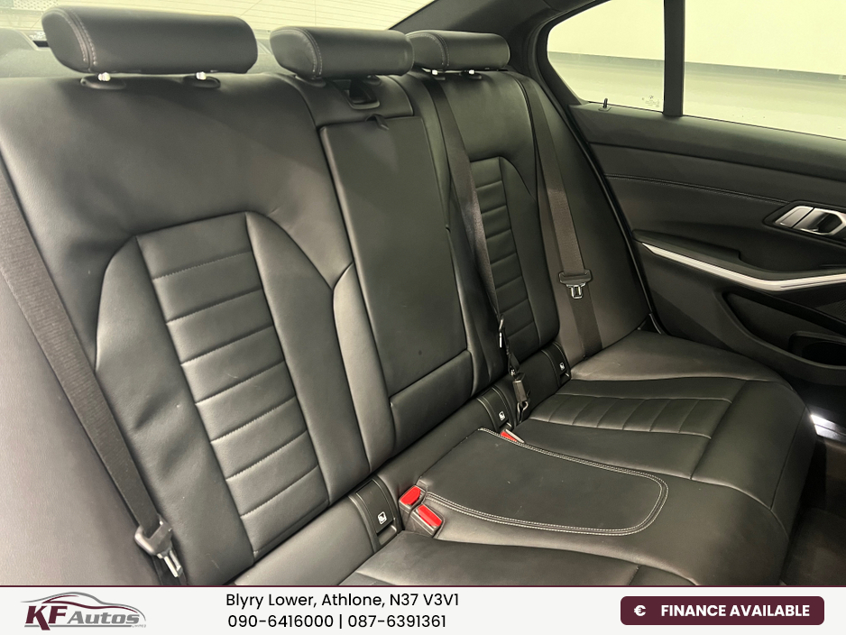 2022 BMW 3 Series - image 19