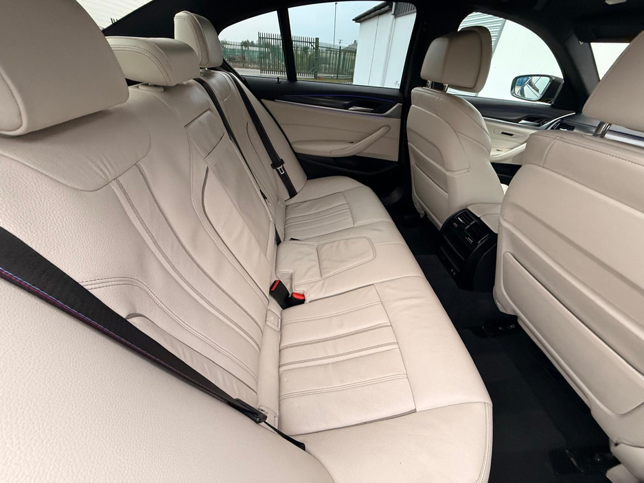 2022 BMW 5 Series - image 17