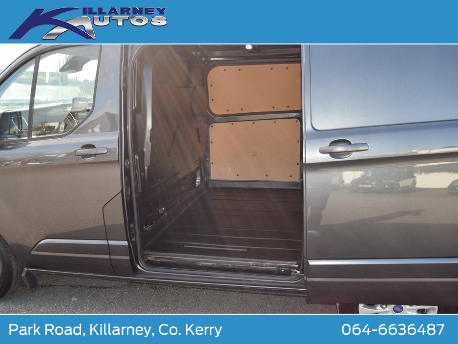 2020 Ford Transit Custom - image 17