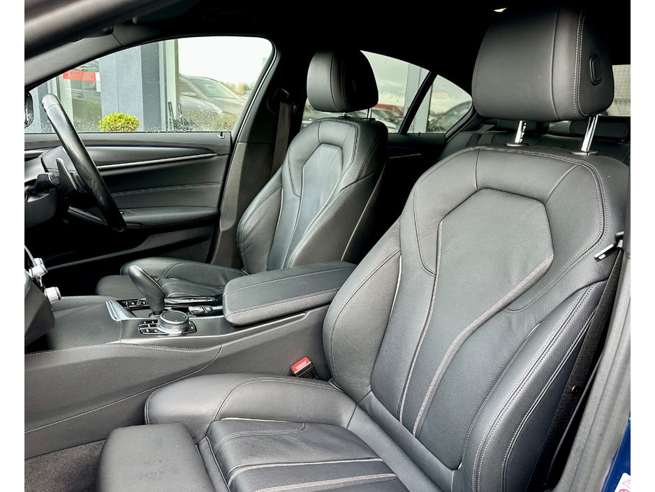 2022 BMW 5 Series - image 7