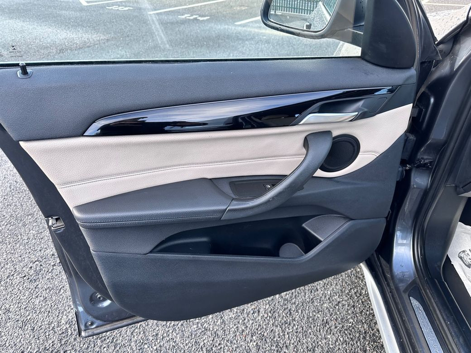 2016 BMW X1 - image 23