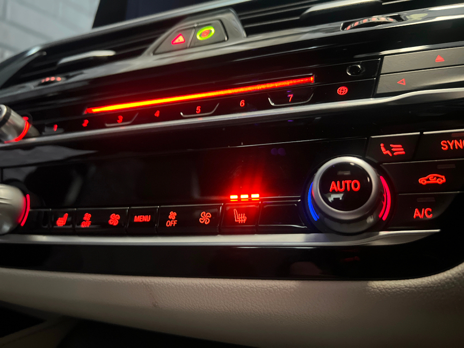 2018 BMW 5 Series 530E M SPORT €26,990