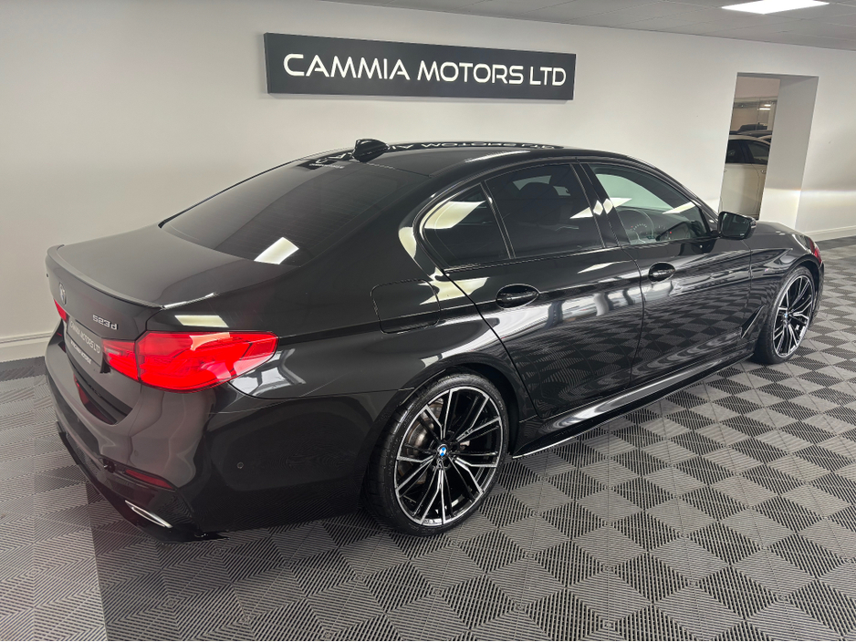 2020 BMW 5 Series - image 5